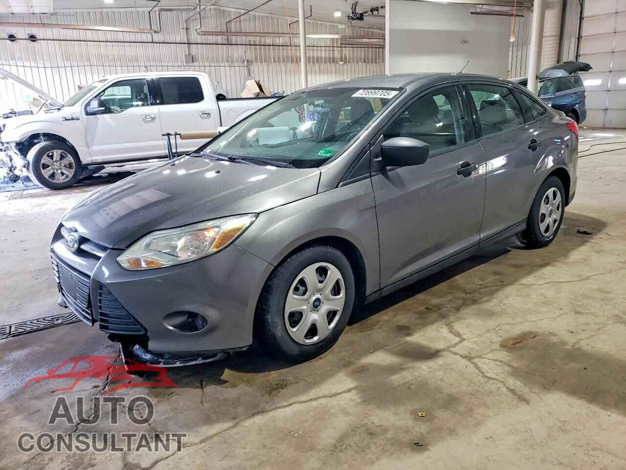 FORD FOCUS 2013 - 1FADP3E2XDL156047