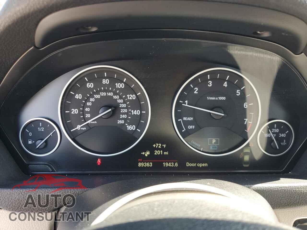BMW 3 SERIES 2017 - WBA8E1C54HK480252