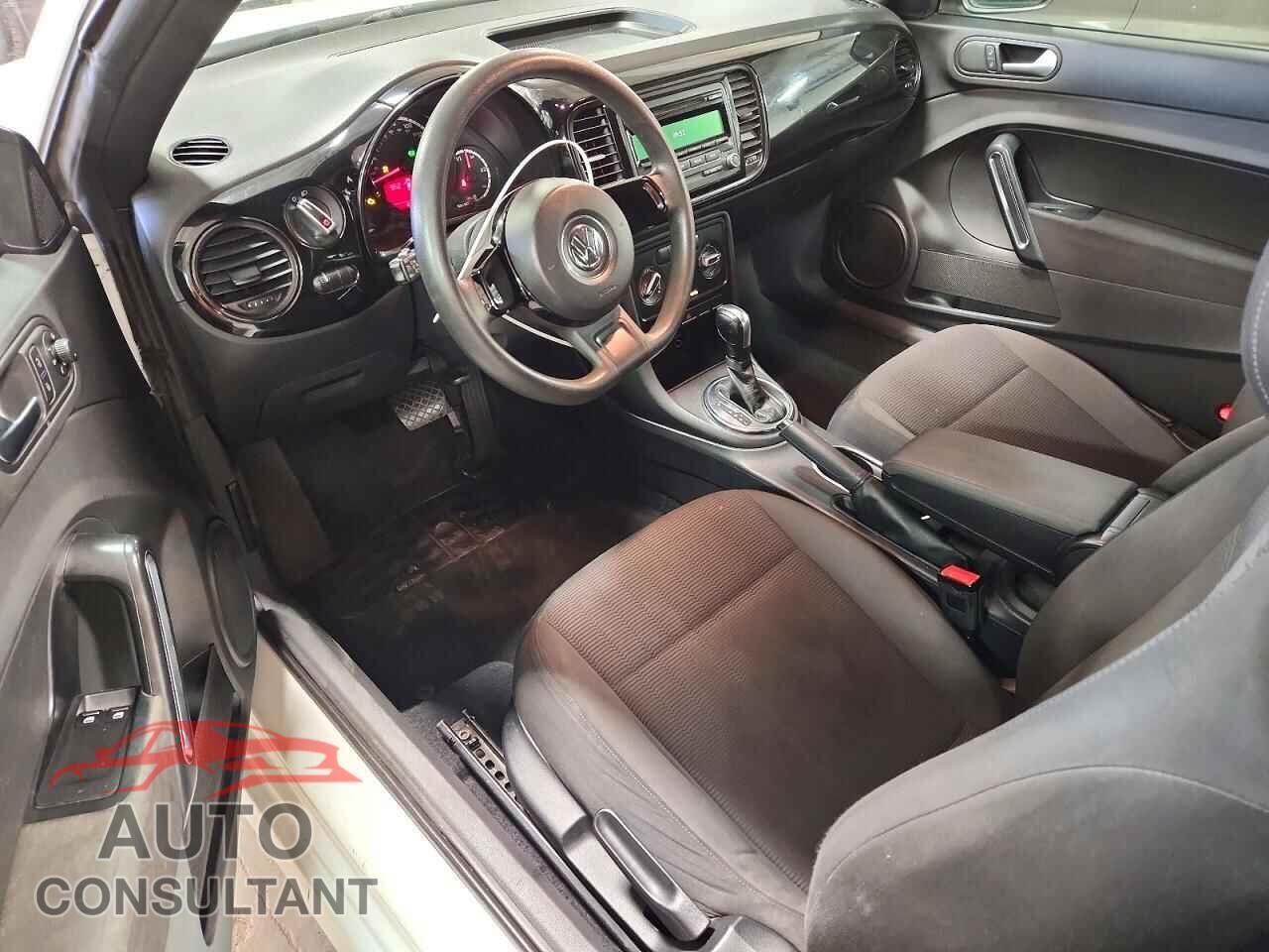 VOLKSWAGEN BEETLE 2014 - 3VWF17AT0EM651431