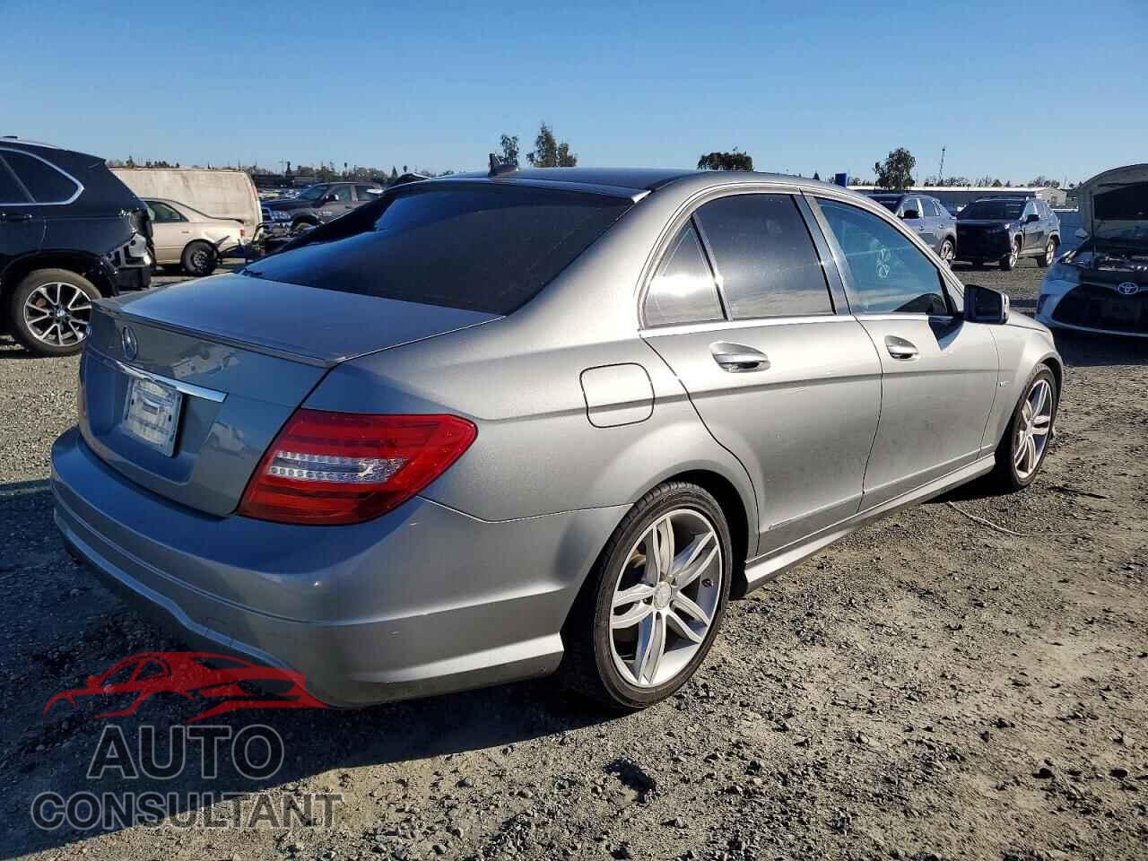 MERCEDES-BENZ C-CLASS 2012 - WDDGF4HB2CR233832