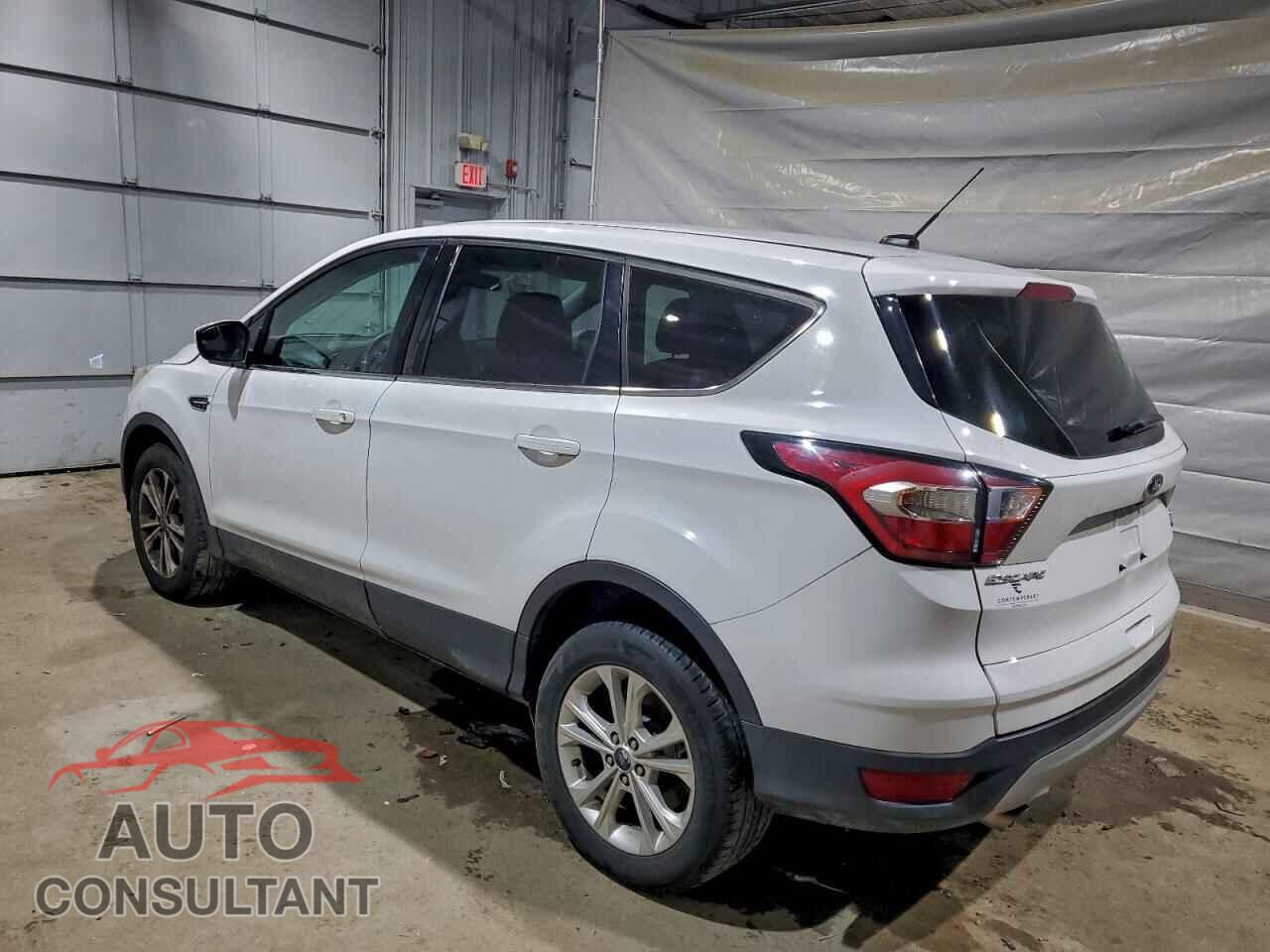 FORD ESCAPE 2017 - 1FMCU9GD4HUD43263