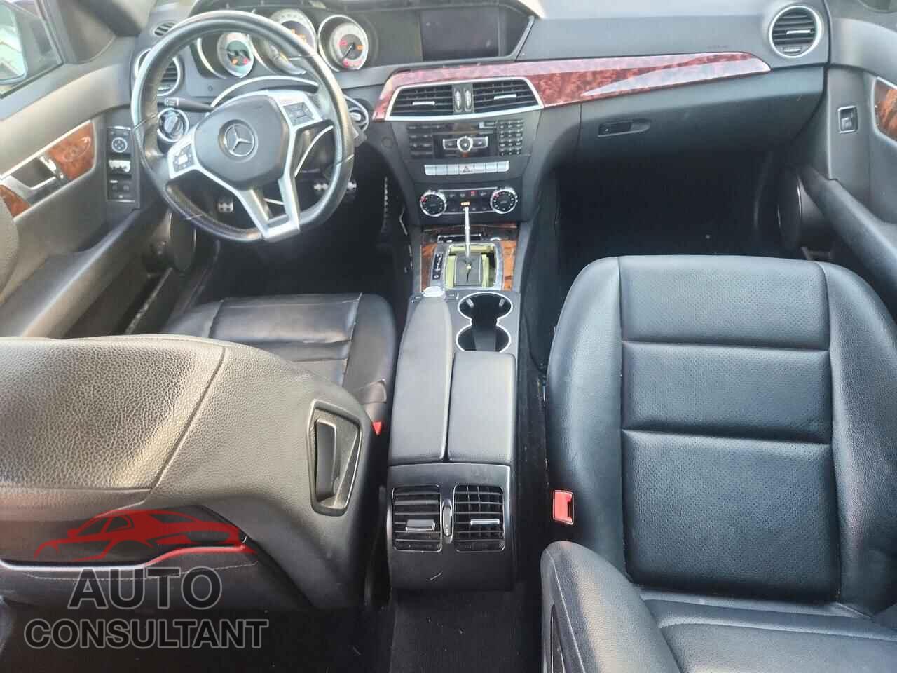 MERCEDES-BENZ C-CLASS 2012 - WDDGF8BB7CR197846