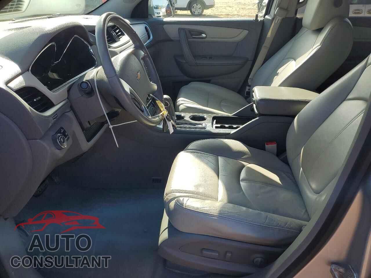 CHEVROLET TRAVERSE 2015 - 1GNKRHKD2FJ370275