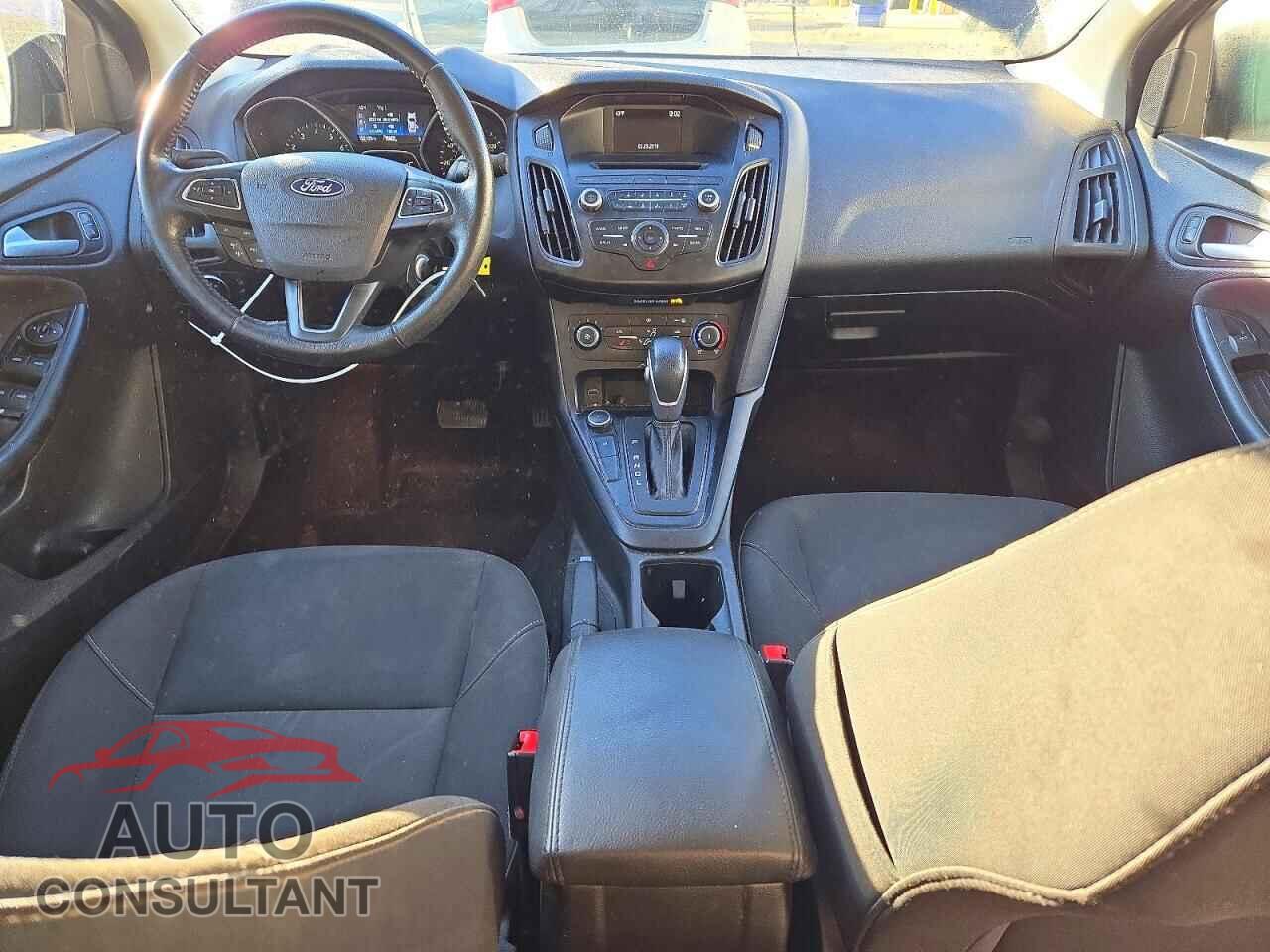 FORD FOCUS 2017 - 1FADP3F29HL270271
