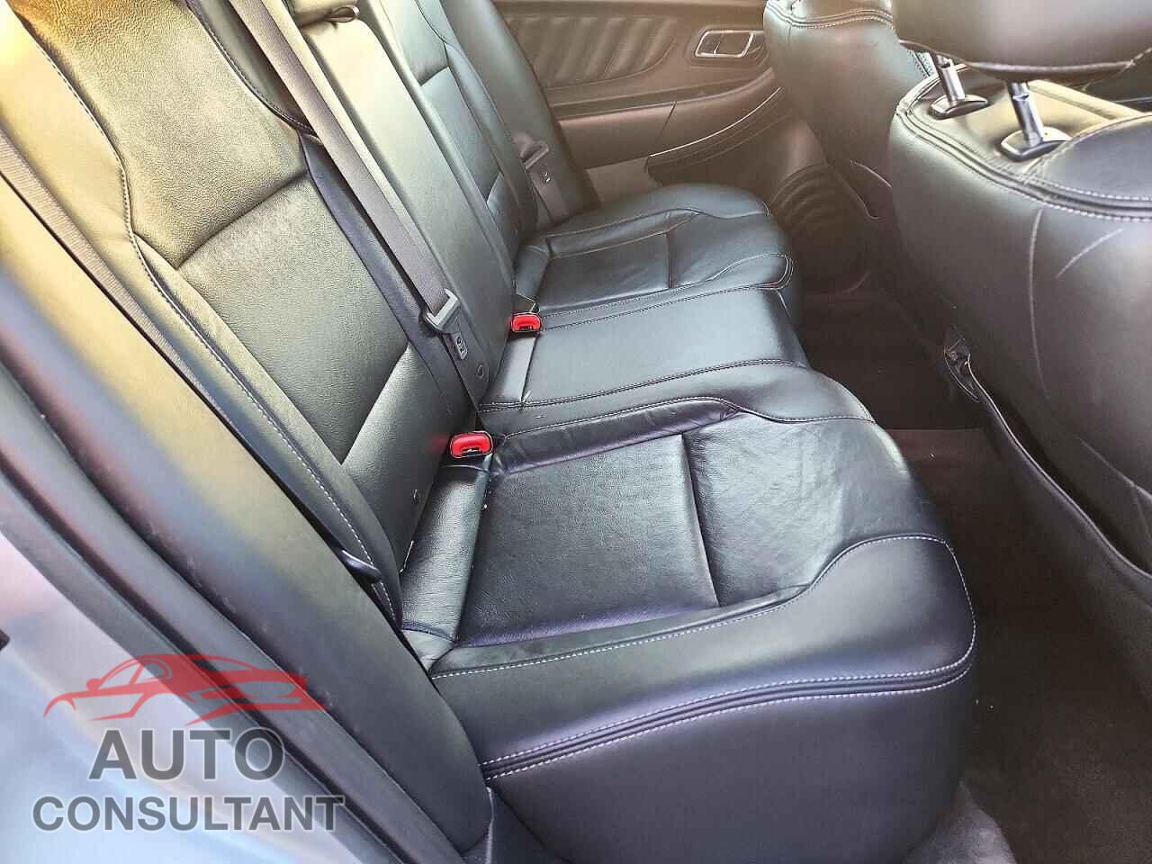 FORD TAURUS 2015 - 1FAHP2E81FG207429