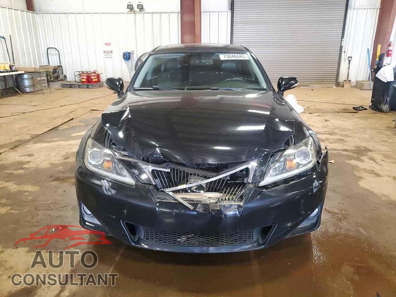 LEXUS IS 2011 - JTHCF5C25B5047843