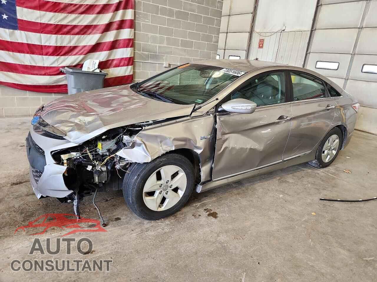HYUNDAI SONATA 2012 - KMHEC4A48CA036180