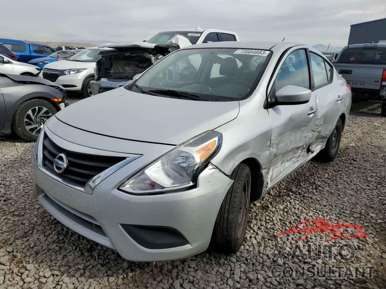 NISSAN VERSA 2018 - 3N1CN7AP6JL833182