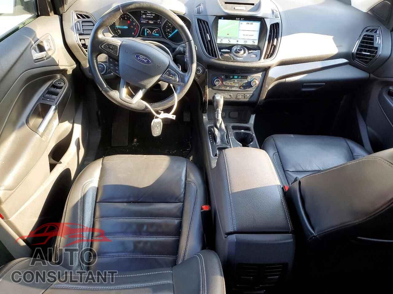 FORD ESCAPE 2017 - 1FMCU9JD7HUB64157