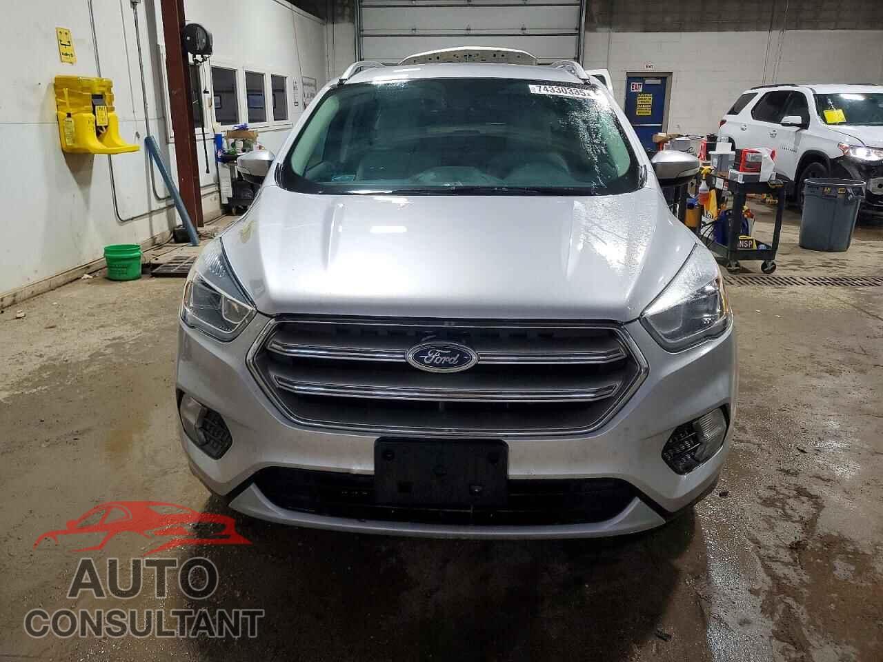 FORD ESCAPE 2017 - 1FMCU9JD3HUB97771