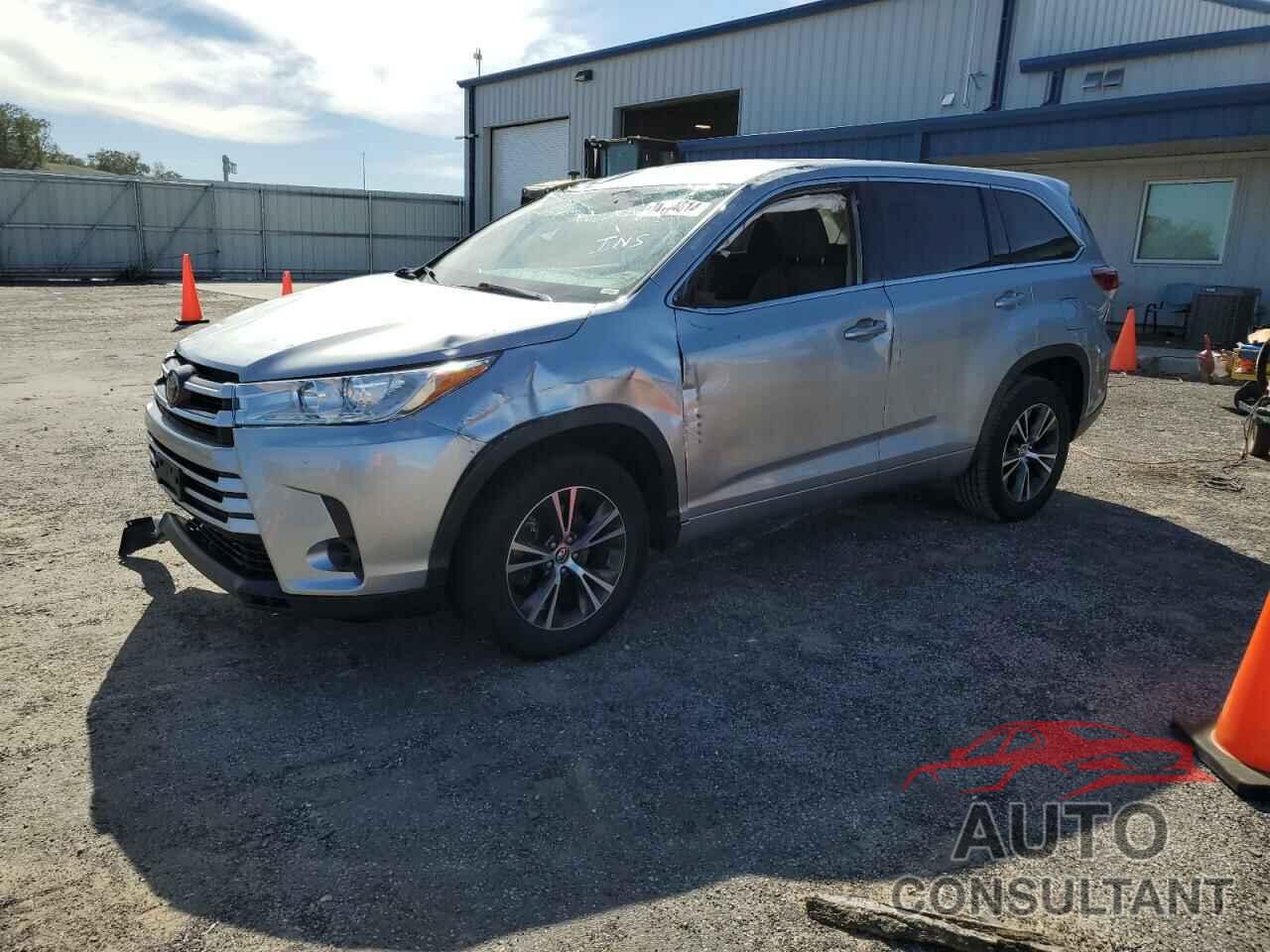 TOYOTA HIGHLANDER 2018 - 5TDZARFH7JS037342