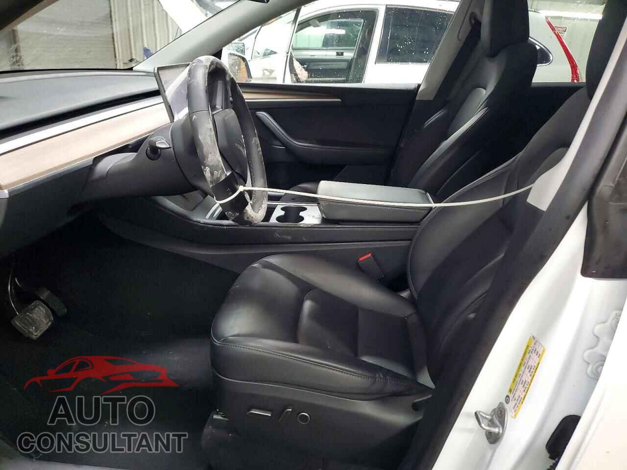 TESLA MODEL Y 2024 - 7SAYGAEE5RF167531