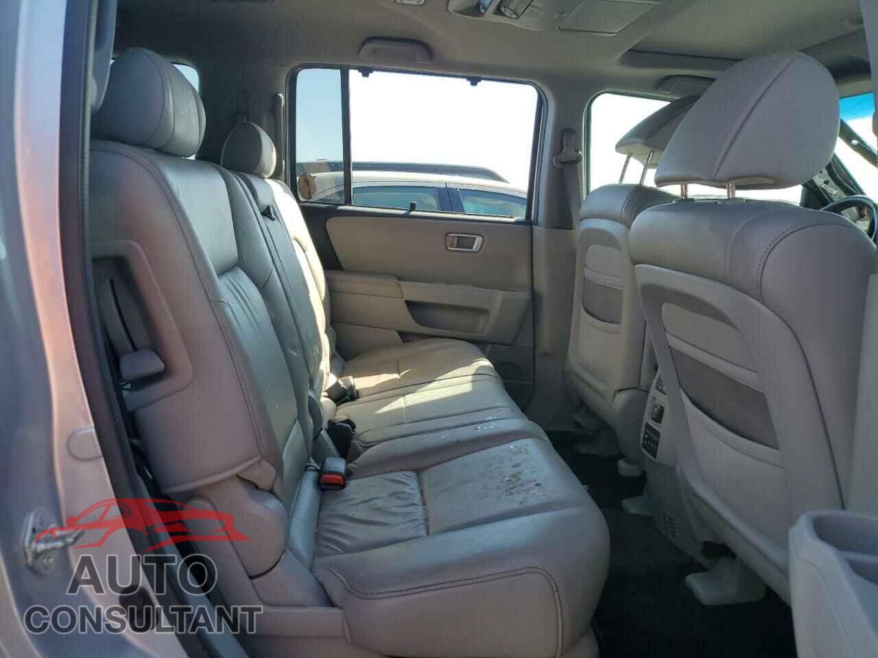 HONDA PILOT 2011 - 5FNYF3H90BB047846