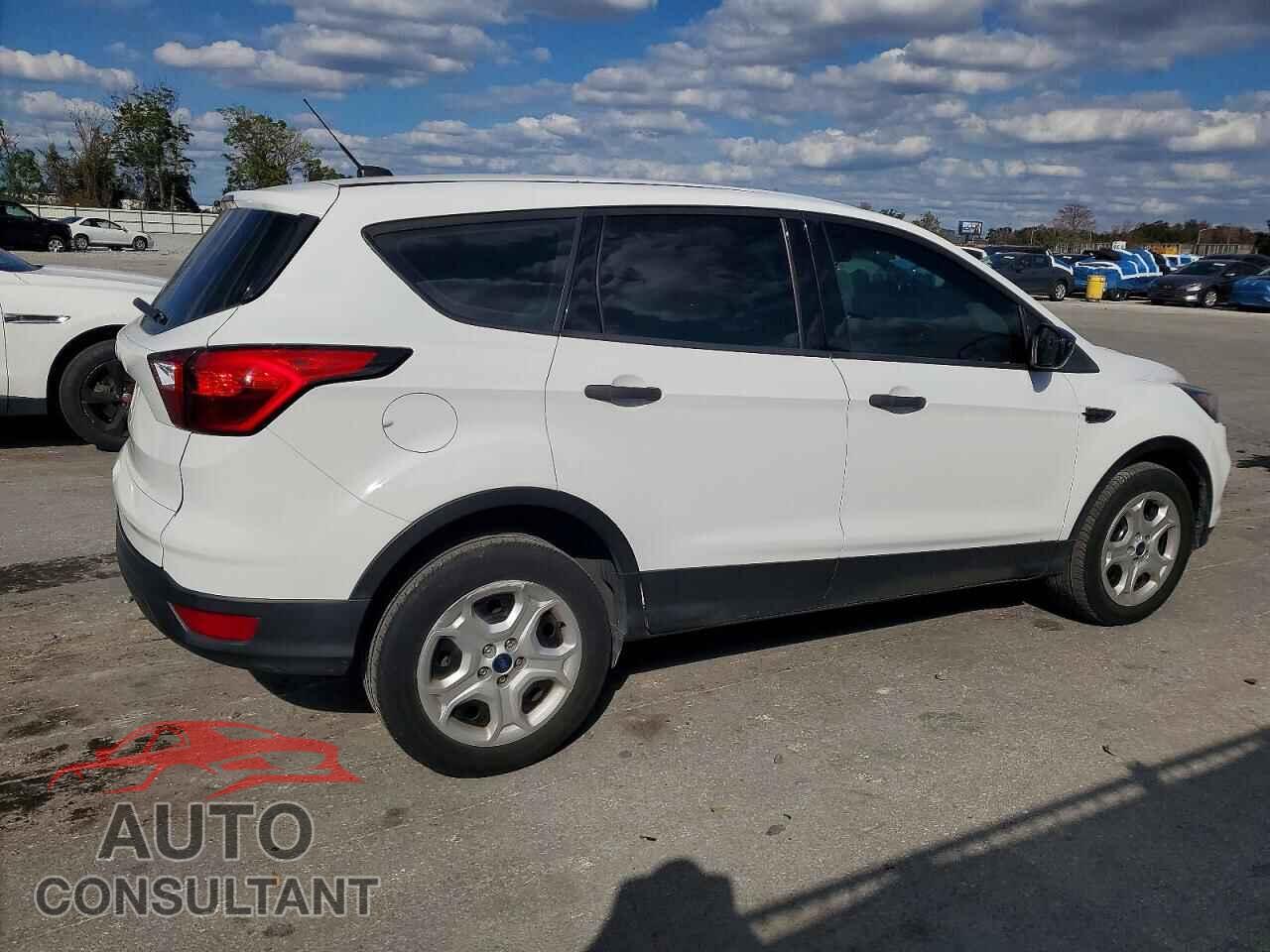 FORD ESCAPE 2019 - 1FMCU0F71KUB95281