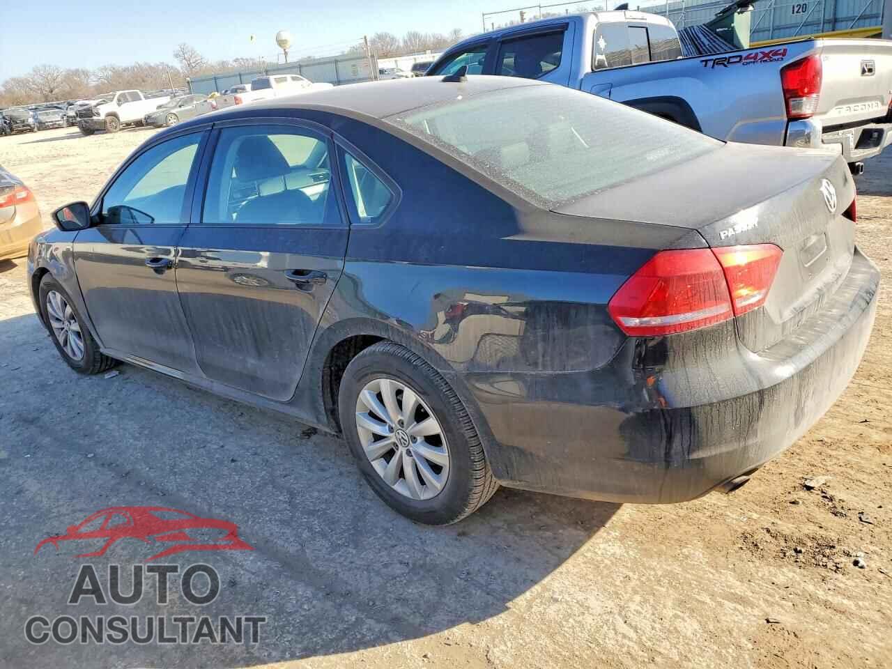 VOLKSWAGEN PASSAT 2015 - 1VWAT7A35FC083233