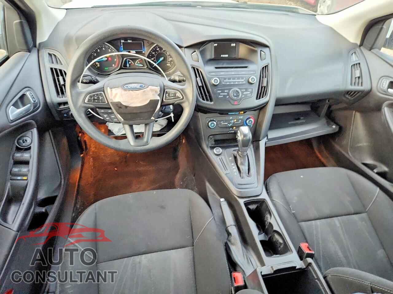 FORD FOCUS 2015 - 1FADP3F25FL207536