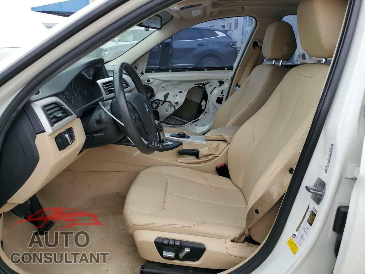 BMW 3 SERIES 2016 - WBA8E1G58GNU11748