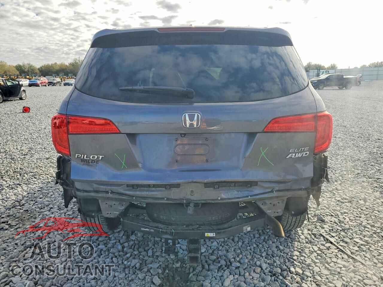 HONDA PILOT 2017 - 5FNYF6H04HB038238