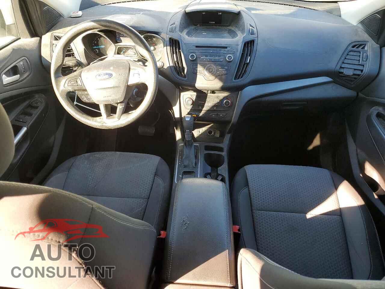 FORD ESCAPE 2017 - 1FMCU0G96HUD66907