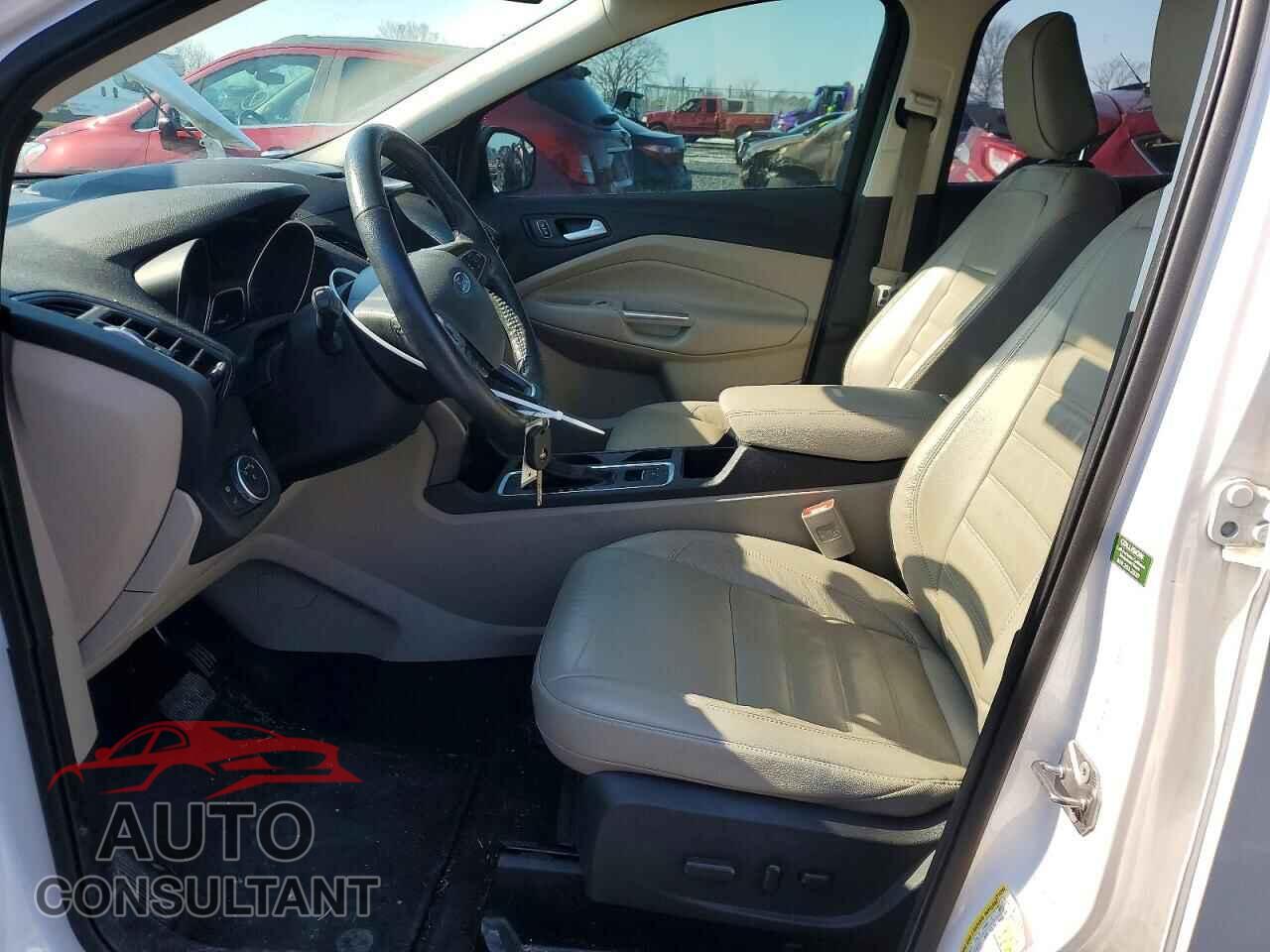 FORD ESCAPE 2018 - 1FMCU0HD9JUD42559