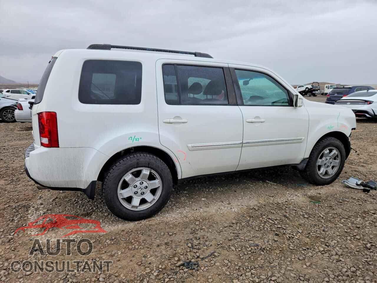 HONDA PILOT 2011 - 5FNYF4H99BB006461