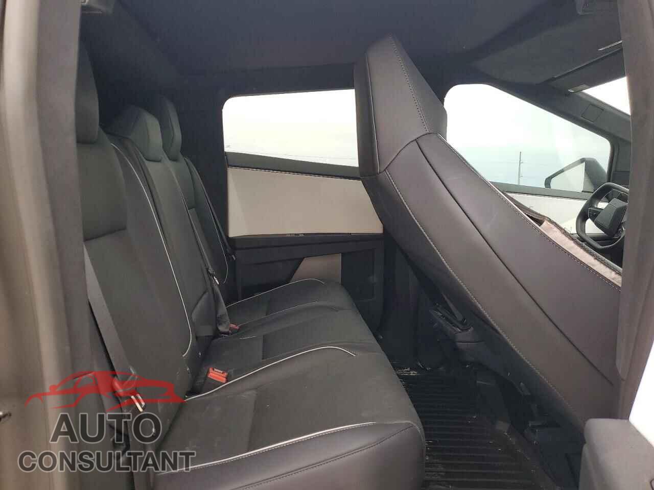 TESLA CYBERTRUCK 2024 - 7G2CEHEE9RA026641