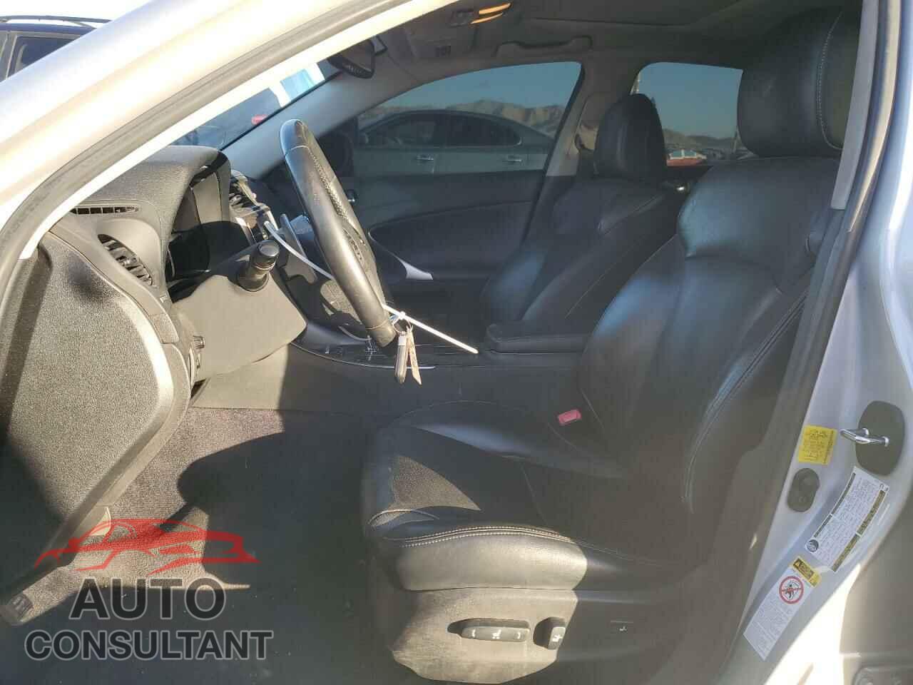 LEXUS IS 2013 - JTHCF5C20D5062852