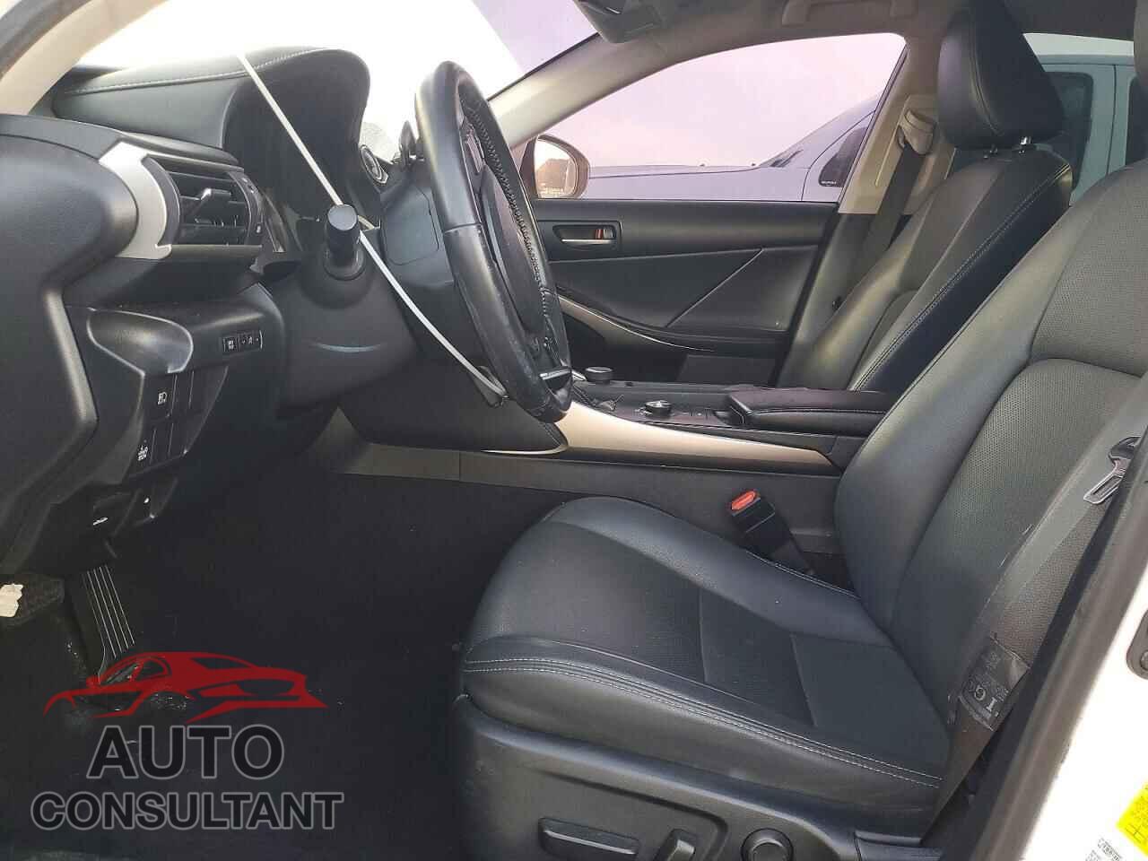 LEXUS IS 2020 - JTHAA1D23L5103065