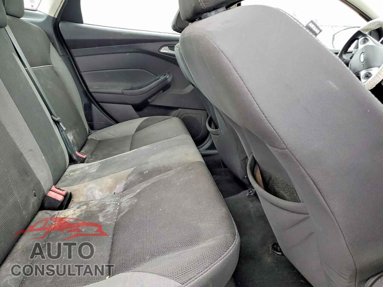 FORD FOCUS 2014 - 1FADP3F27EL182007