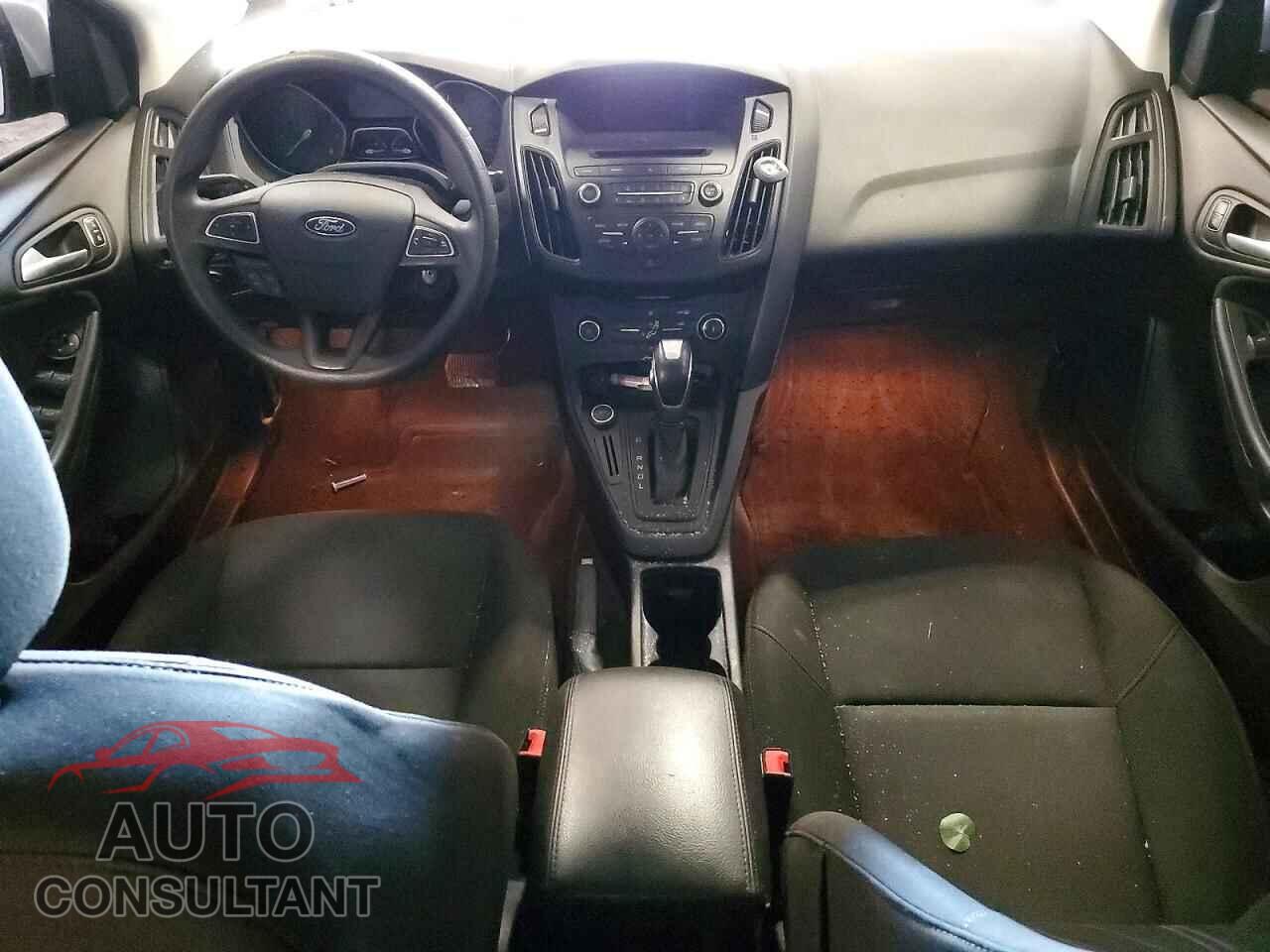FORD FOCUS 2015 - 1FADP3F22FL323244
