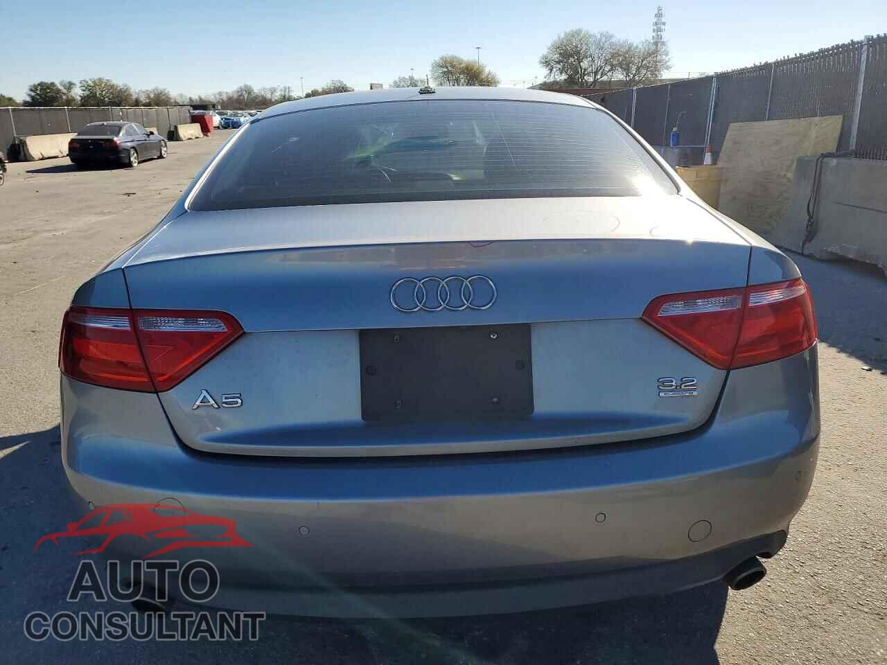 AUDI A5 2009 - WAUDK78T69A047332