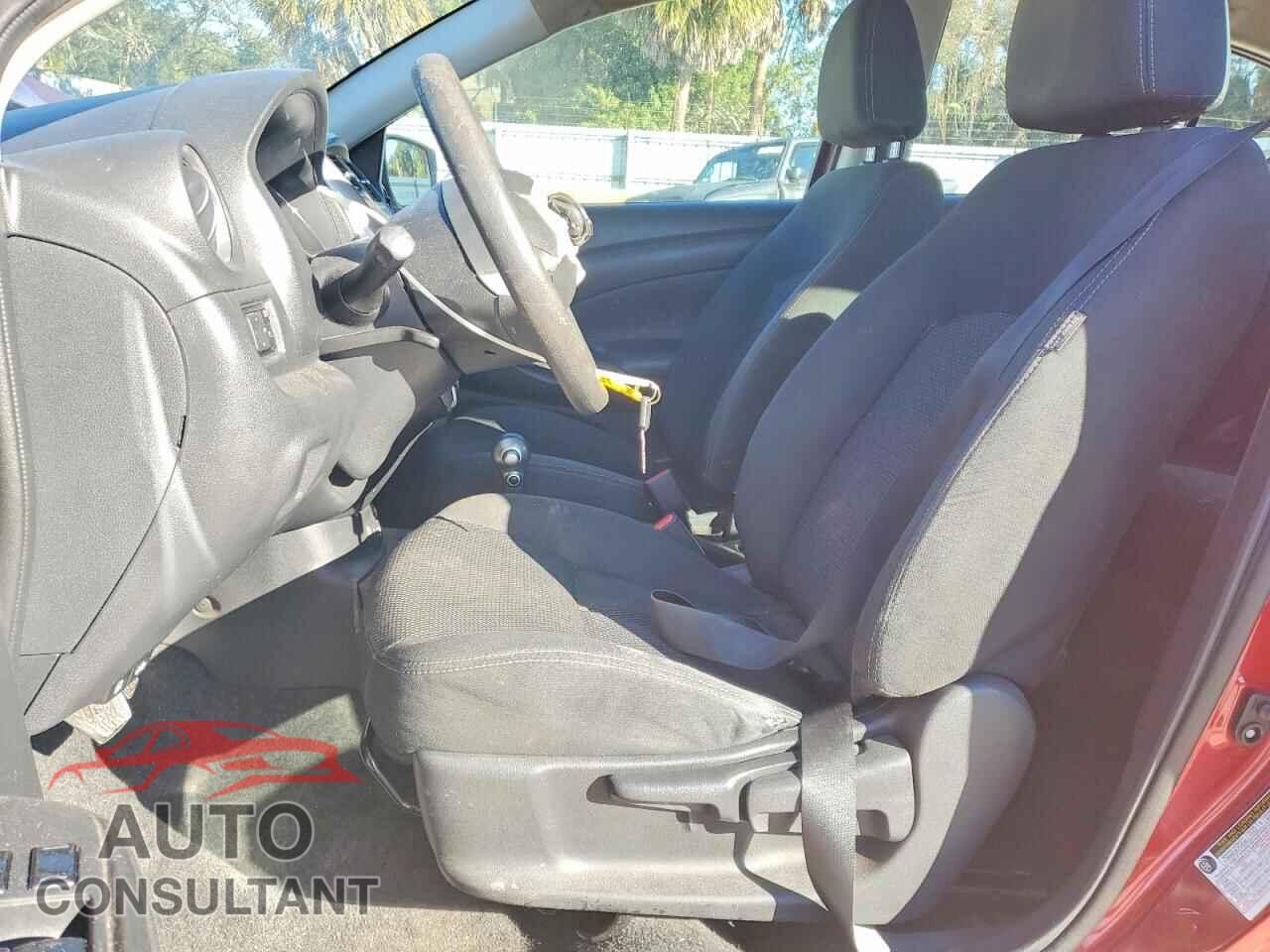 NISSAN VERSA 2019 - 3N1CN7AP3KL847848