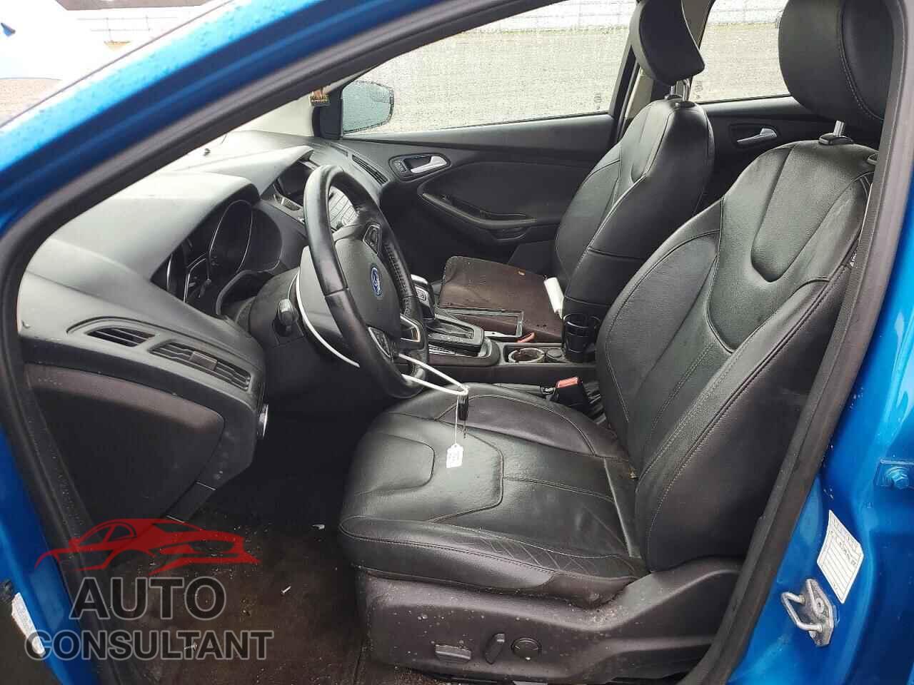 FORD FOCUS 2015 - 1FADP3F2XFL336100