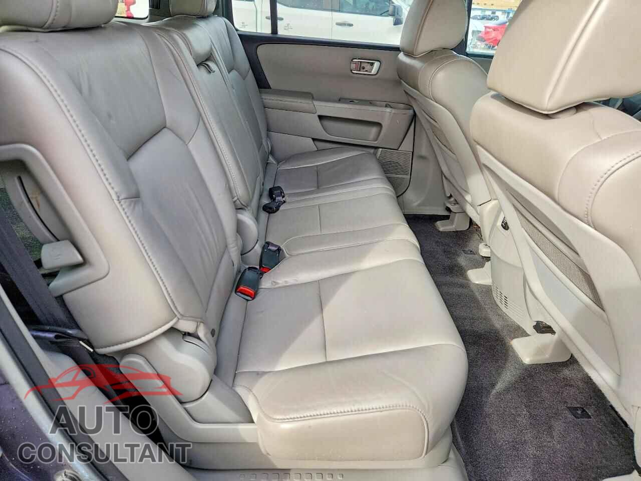 HONDA PILOT 2011 - 5FNYF3H77BB045283