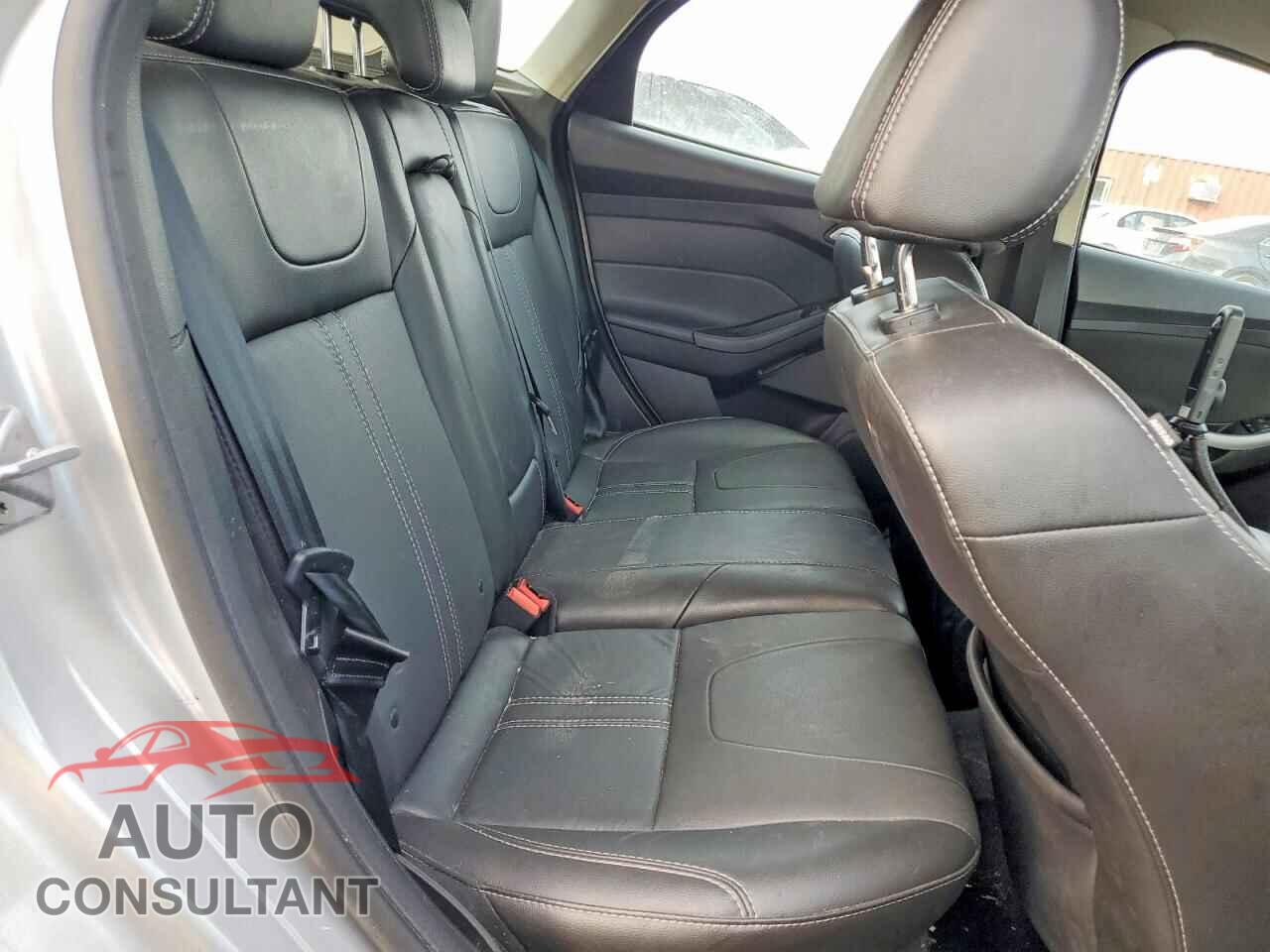 FORD FOCUS 2014 - 1FADP3K22EL258268