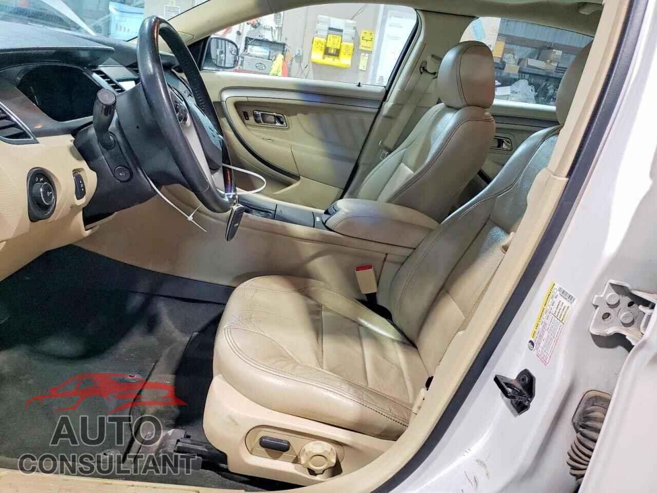 FORD TAURUS 2015 - 1FAHP2E88FG181797
