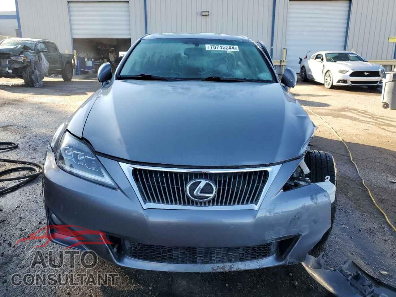 LEXUS IS 2012 - JTHCF5C29C5057972