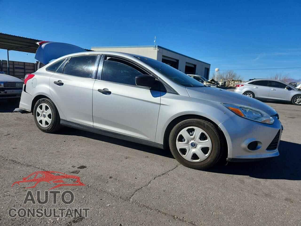 FORD FOCUS 2014 - 1FADP3E27EL207845