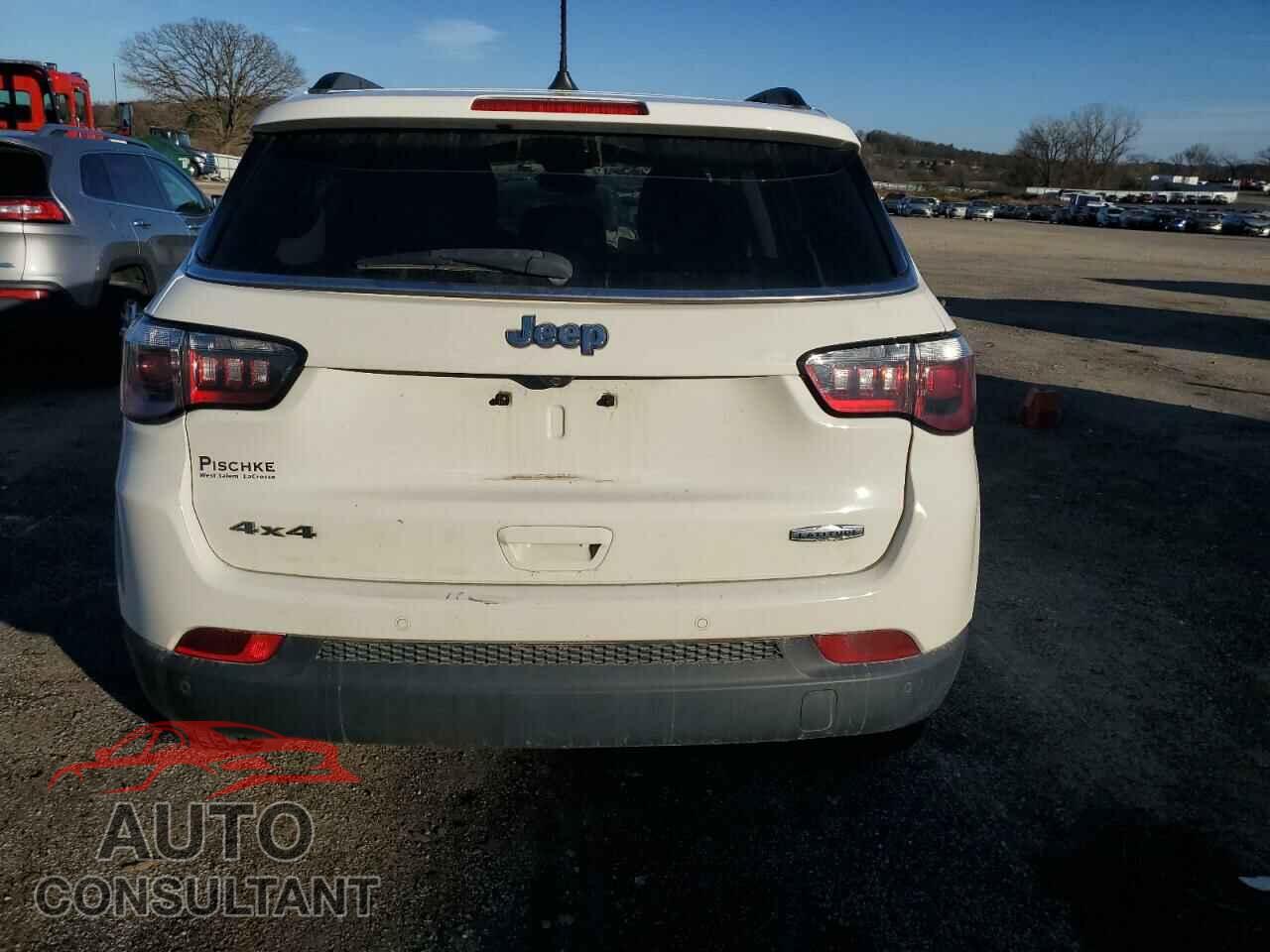 JEEP COMPASS 2018 - 3C4NJDBB4JT333315