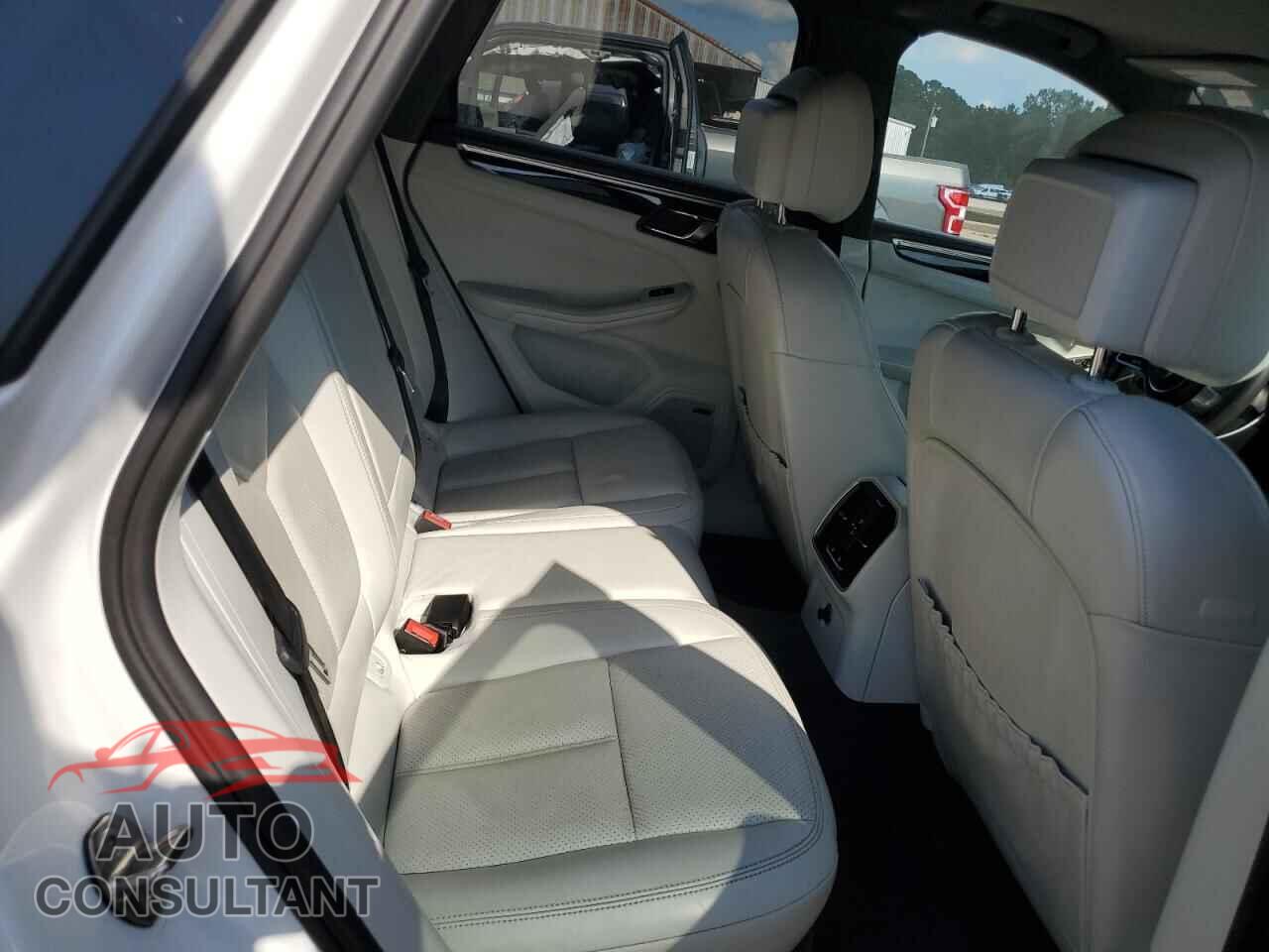 PORSCHE MACAN 2016 - WP1AB2A56GLB54675