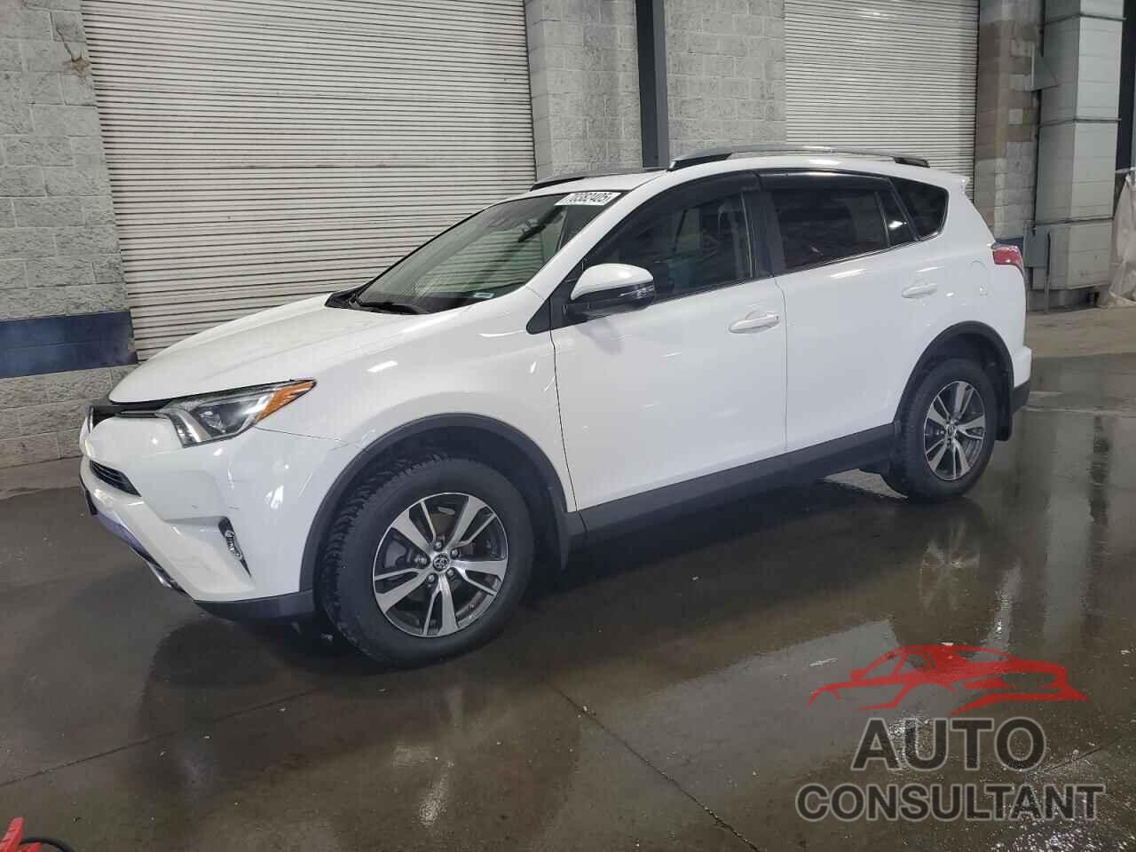 TOYOTA RAV4 2018 - JTMRFREV3JJ734531