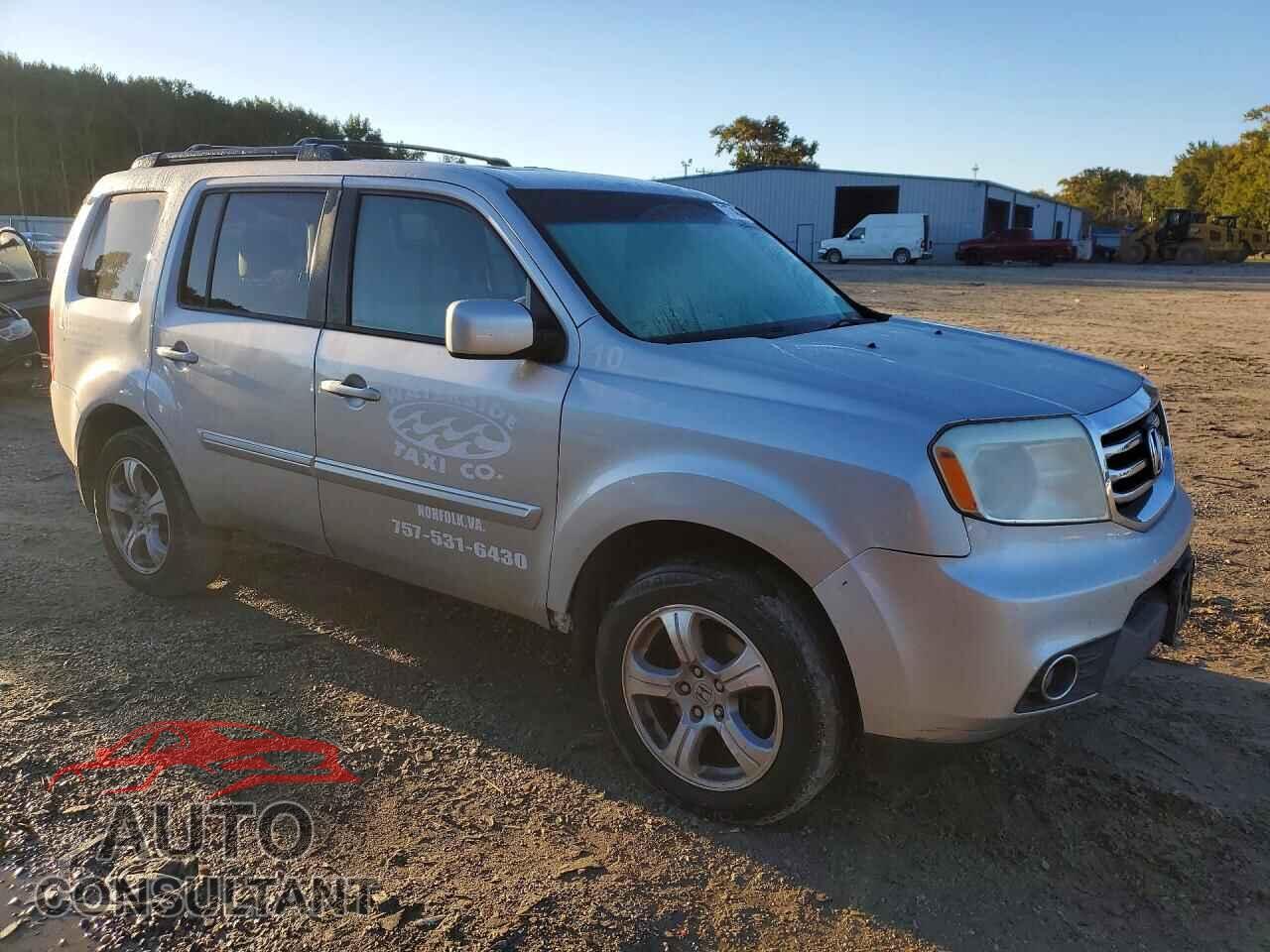 HONDA PILOT 2013 - 5FNYF4H53DB040427