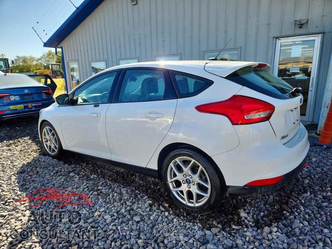 FORD FOCUS 2015 - 1FADP3K22FL323265