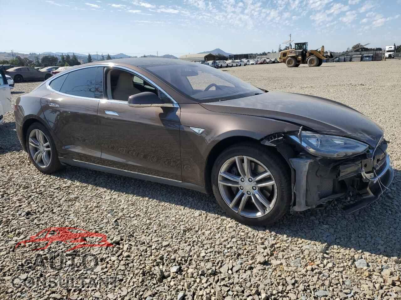 TESLA MODEL S 2014 - 5YJSA1H10EFP32193