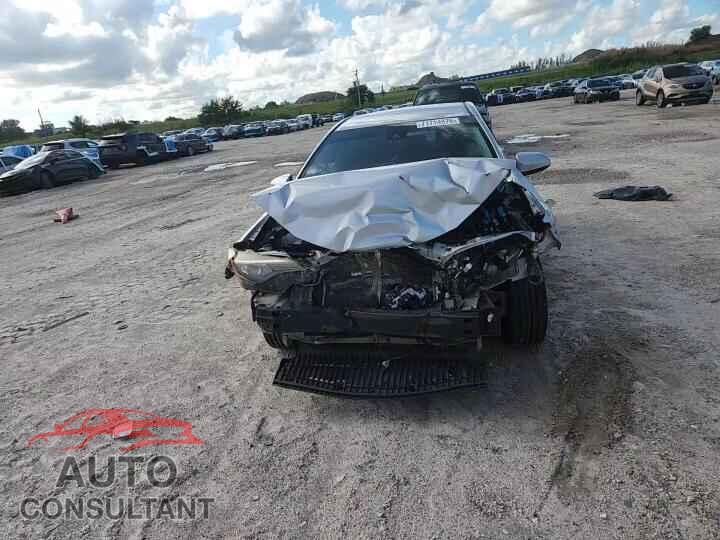 TOYOTA COROLLA 2017 - 5YFBURHE4HP712580
