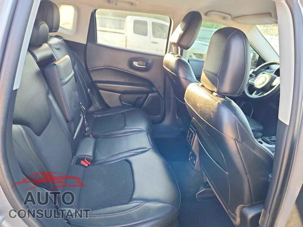 JEEP COMPASS 2018 - 3C4NJCBB0JT407808