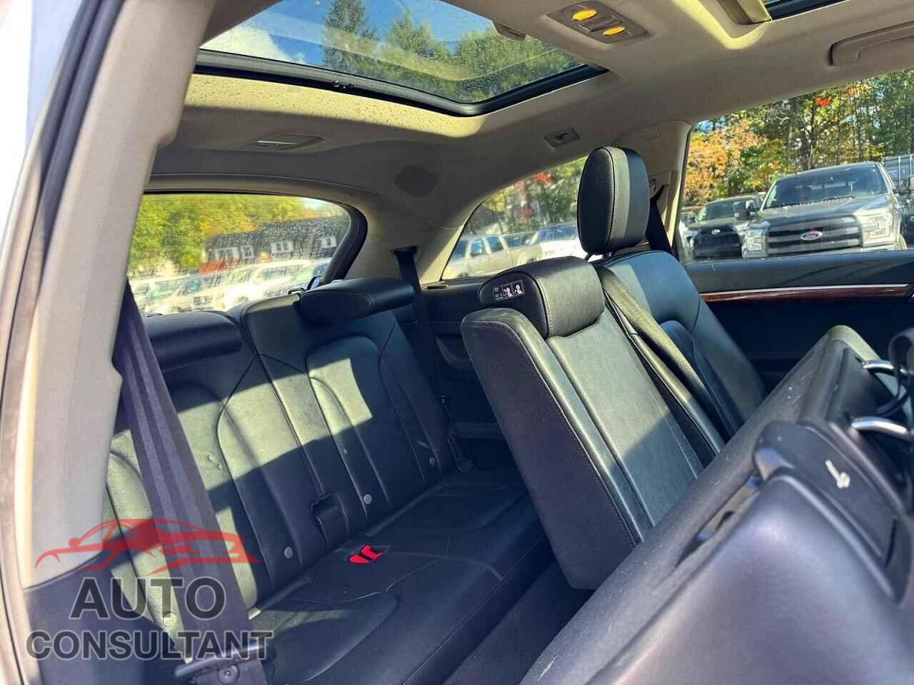 AUDI Q7 2015 - WA1LGAFE6FD012568