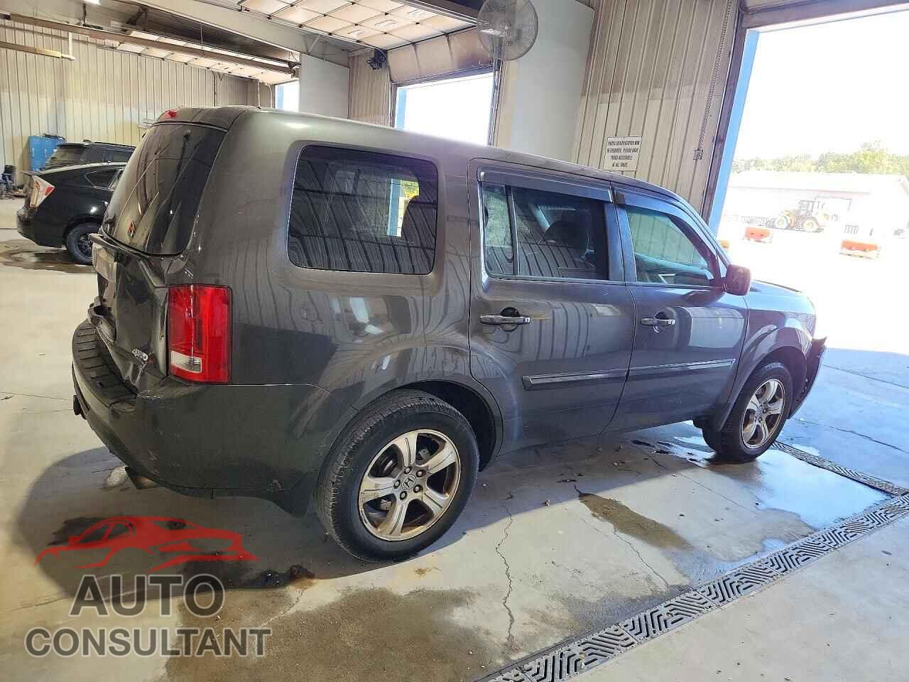 HONDA PILOT 2013 - 5FNYF4H48DB071566