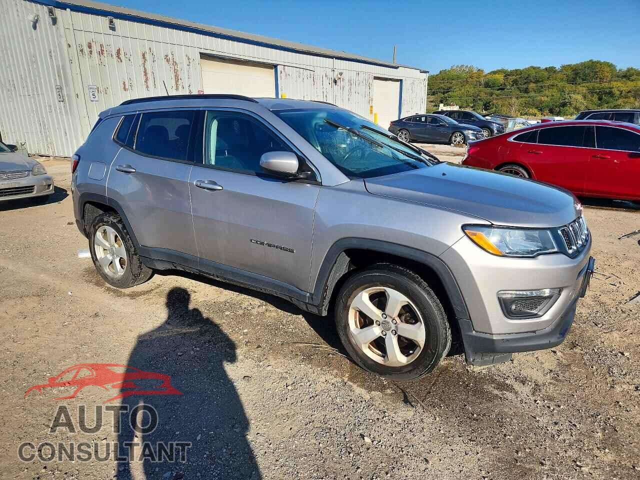 JEEP COMPASS 2018 - 3C4NJDBB7JT401235
