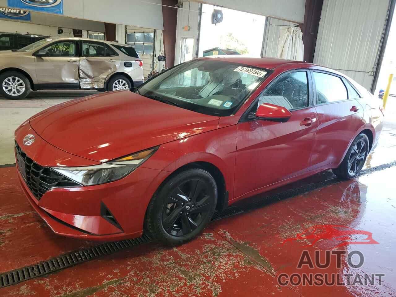 HYUNDAI ELANTRA 2022 - KMHLM4AG5NU328028